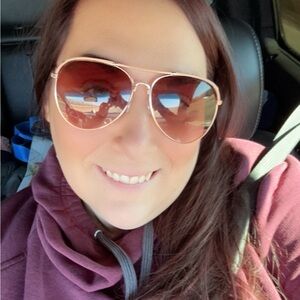 Meet your Posher, Heidi